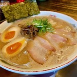 一骨入魂 - 煮卵入り豚骨ラーメン！