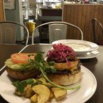 エーエス クラシックス ダイナー - スモーキースロッピージョーバーガー￥１７００  マッシュルームのクリームスープ￥６６０