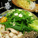 Robata Ahoudori - あほう鳥特製！大人気のもつ鍋など、選べる鍋コースで満足の宴会を！
      
      