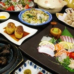 Robata Ahoudori - お刺身付き博多炊き餃子鍋コースは飲み放題付き4200円！
      
      