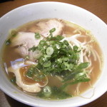 風早いちや - 中華そば半玉（３５０円）　値段は安いんだけどね。。ちょっと塩辛ら過ぎませんか。？？