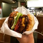 エーエス クラシックス ダイナー - 料理写真:スモーキースロッピージョーバーガー¥1700 マッシュルームのクリームスープ¥660