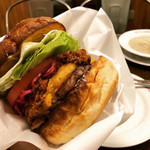 エーエス クラシックス ダイナー - 料理写真:スモーキースロッピージョーバーガー¥1700 マッシュルームのクリームスープ¥660