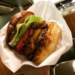 エーエス クラシックス ダイナー - 料理写真:スモーキースロッピージョーバーガー¥1700 マッシュルームのクリームスープ¥660