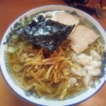 ケンチャンラーメン - 中華そば普通盛／濃い口・油ぽく・身入り650円（平成23年10月）