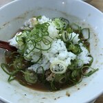 ぶたのほし - さあ、ラーメンを食べ終わった後にネギめしをライドーン！実は底に一枚だけチャーシューを温存。コレ最後に至福感を味わえました（笑）。