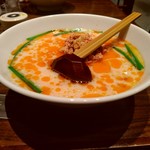 上海華龍 - 【2019.11.14(木)】本日のランチ①(豚骨辛味ラーメン＋五目チャーハン)800円の豚骨辛味ラーメン
