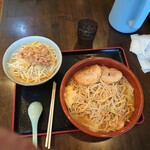 ラーメン パワースポット - すみません、少し食べちゃいますた