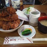 カーピット アルル - かつ丼　1100円税込み