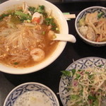 タイ王国料理 クンメー1 - トムヤムクン