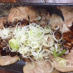 遠州屋 - 自家製焼豚　こってりしたタレが美味しい　焼豚自体は薄味でさっぱり