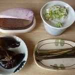 そば切り源四郎 - ワラビの漬け物、キクラゲ
