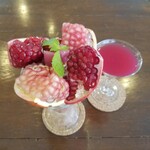 PARDEN - ザクロのパフェとざくろジュース