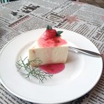 RIZZA ＆ RIZZA CAFE - バラのレアチーズケーキ