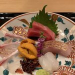 是しん - お造り:
      釧路産うに、長崎産鮪、能登産のど黒、明石産鯛
      剣先イカ