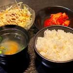 119713614 - ミンチサラダ・キムチ・スープ・ご飯