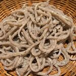 胡蝶庵 仙波 - 2枚目。挽きぐるみ手挽き十割蕎麦。1日30枚程の貴重な蕎麦です。