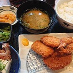 濱焼北海道魚萬 - ミックスフライ定食850円