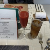 クイントカント - ブラッドオレンジジュースとジンジャーエール