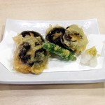 Numadu Uogashi Zushi Nagare Zushi - しいたけの天ぷら。