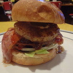 ヴィレッジヴァンガード ダイナー - ﾊﾜｲｱﾝﾛｰﾗｰｺｰｽﾀｰﾊﾞｰｶﾞｰ