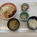 栗東市役所食堂 - 豚肉の大葉チーズ定食（580円）