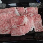 Yonezawa Gyuu Ooki Kongoukaku Sukiyaki Shabushabu Bishamon - 極上コースのお代わり肉（１００ｇ３，６７５円）