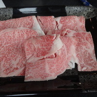 米沢牛黄木 金剛閣 すき焼き しゃぶしゃぶ 毘沙門 - 極上コースのお代わり肉（１００ｇ３，６７５円）