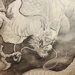 萬的中華 笑龍 - 天井の絵画。