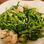 萬的中華 笑龍 - 空芯菜と海老の炒めもの。