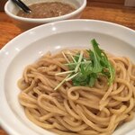 つけ麺 二代目 いさお - 濃厚魚介つけ麺 880円 熱盛だから？麺がもうちょいしっかりしていると尚いいなぁ