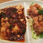 紅虎餃子房 - 麻婆豆腐と油淋鶏