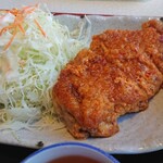 Suru - チキンカツのピリ辛煮込み