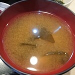 串揚げ 居酒屋 ふさお - 味噌汁はワカメ