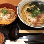 Kineya - かつ丼定食 (温うどん大) 1090円
      2019年11月15日昼