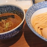 豚骨一燈 - 半熟味玉濃厚魚介つけ麺930円