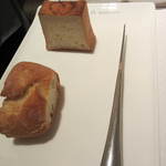 ラール・エ・ラ・マニエール - パンはポワン・エ・リーニュです。