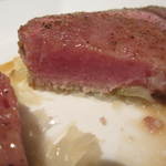 ラール・エ・ラ・マニエール - 低温のロティきれいです。下には淡路島のタマネギが。