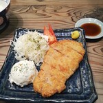 高座豚を使った豚カツ定食　９５０円(税込)