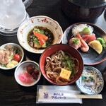 Rikyuu - 品数たっぷり昼定食
