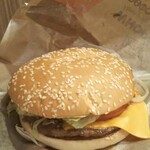 バーガーキング - トマトとシャキシャキ野菜がたっぷり入った大きなハンバーガー マクドやモスの倍はありそう