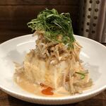 創作麺工房 鳴龍 - 「しらす冷やっこ（スパイシーソース）」300円