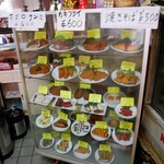 天将 - 店内にも店外にも食品サンプルのショーケース(店内版)