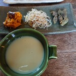 Kazeno Ne - さつまいもの豆乳スープ・かぼちゃのスパイスサラダ・3色キヌアと春雨のペペロンチーノ・丹波黒大豆の枝豆