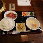 焼肉屋カルビ広場 - 和牛カルビランチ@1450円