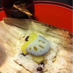 つば甚 - 加賀野菜のおこわ