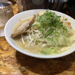 オハナ堂 - 野菜玉子豚骨ラーメン￥800