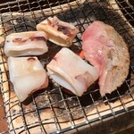 めしの助 - ひいか・まぐろほほ肉の炭焼き