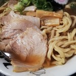 無鉄砲しゃばとん - 太麺とチャーシュー