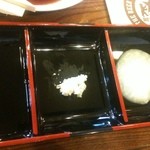 サッポロビール園 開拓使館 - サフォークの薬味はポン酢にえぞ山わさび、そして塩麹